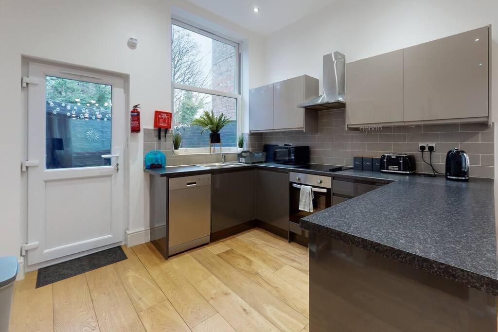 Lovely 2 Bedroom Apartment Near Highgate Station Лондон Экстерьер фото