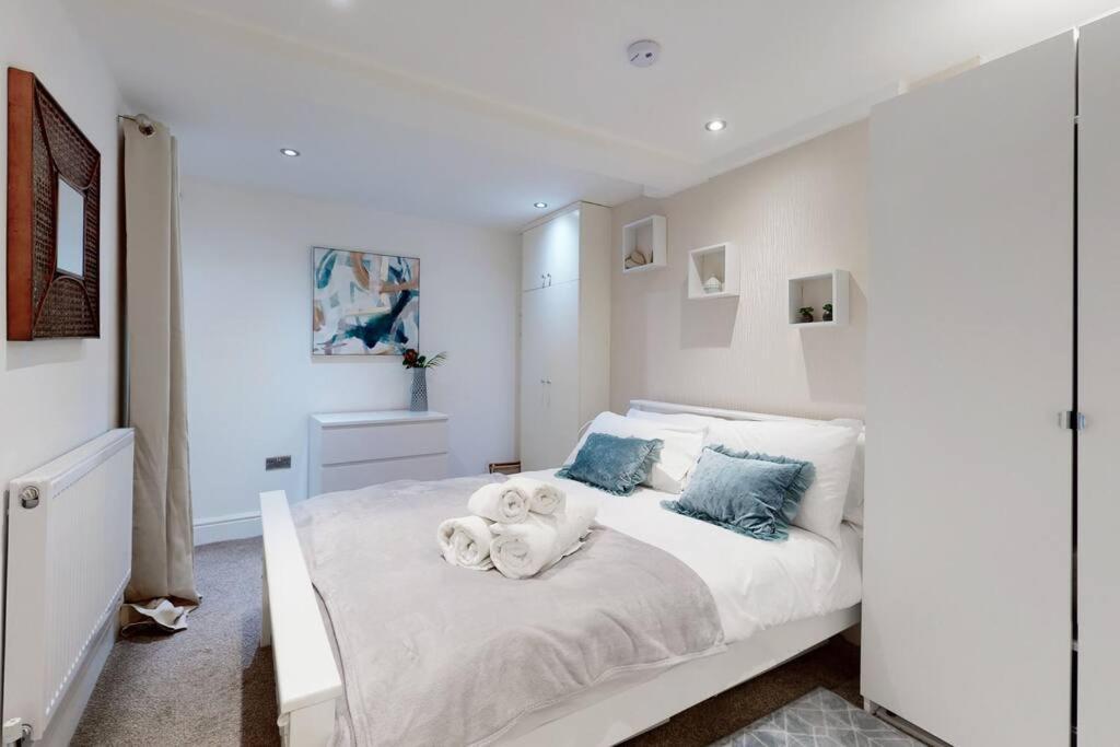 Lovely 2 Bedroom Apartment Near Highgate Station Лондон Экстерьер фото