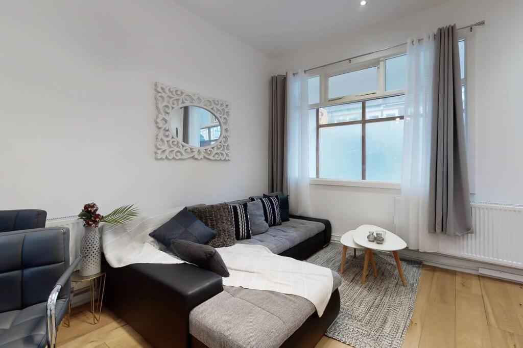 Lovely 2 Bedroom Apartment Near Highgate Station Лондон Экстерьер фото